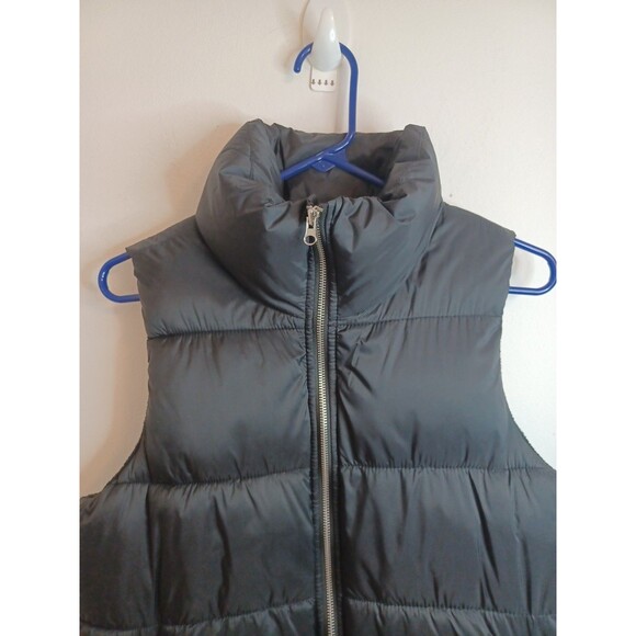 Old Navy Quilted Puffer Vest Womens M Black Zip Pockets Mock Neck Lightweight - Picture 10 of 10